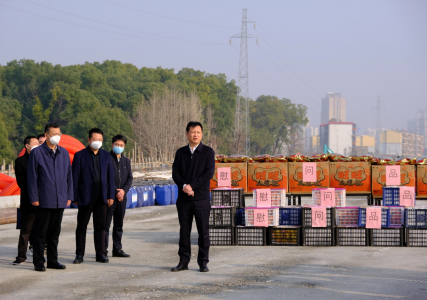 市委常委、副市長肖云走訪慰問丹霞路項目一線工人